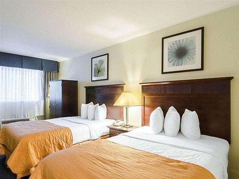 Rodeway Inn & Suites Williamsburg Central Dış mekan fotoğraf