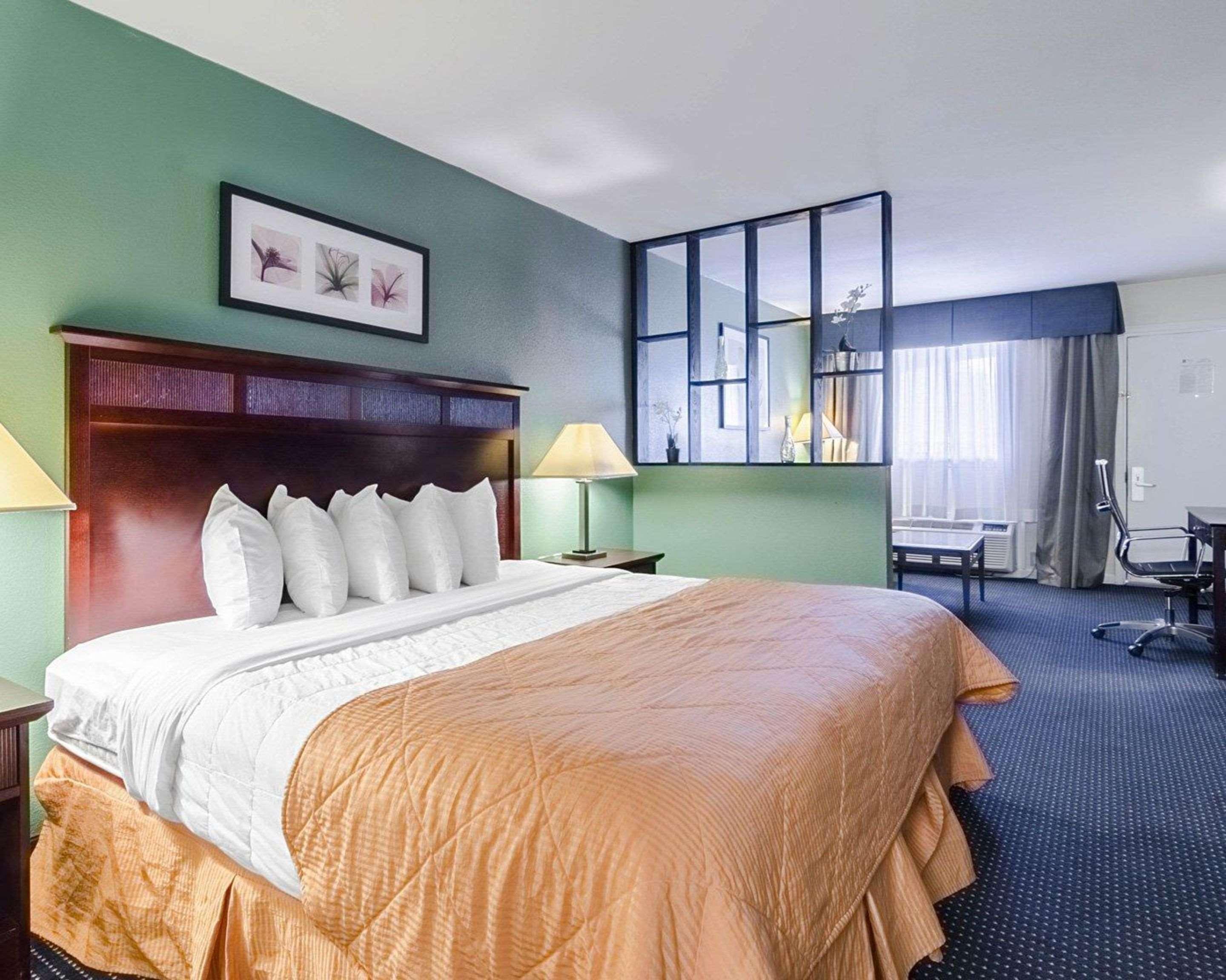 Rodeway Inn & Suites Williamsburg Central Dış mekan fotoğraf
