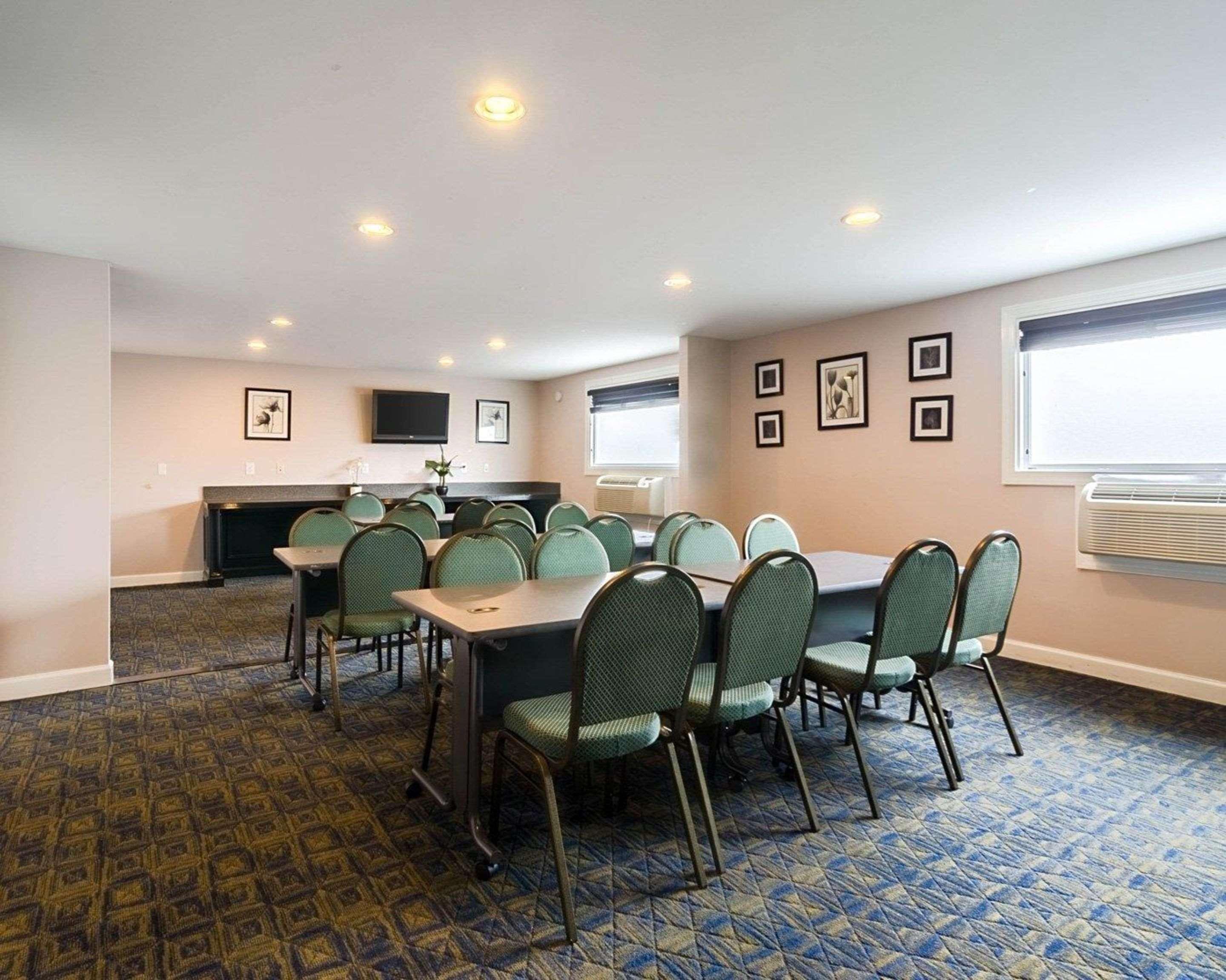 Rodeway Inn & Suites Williamsburg Central Dış mekan fotoğraf