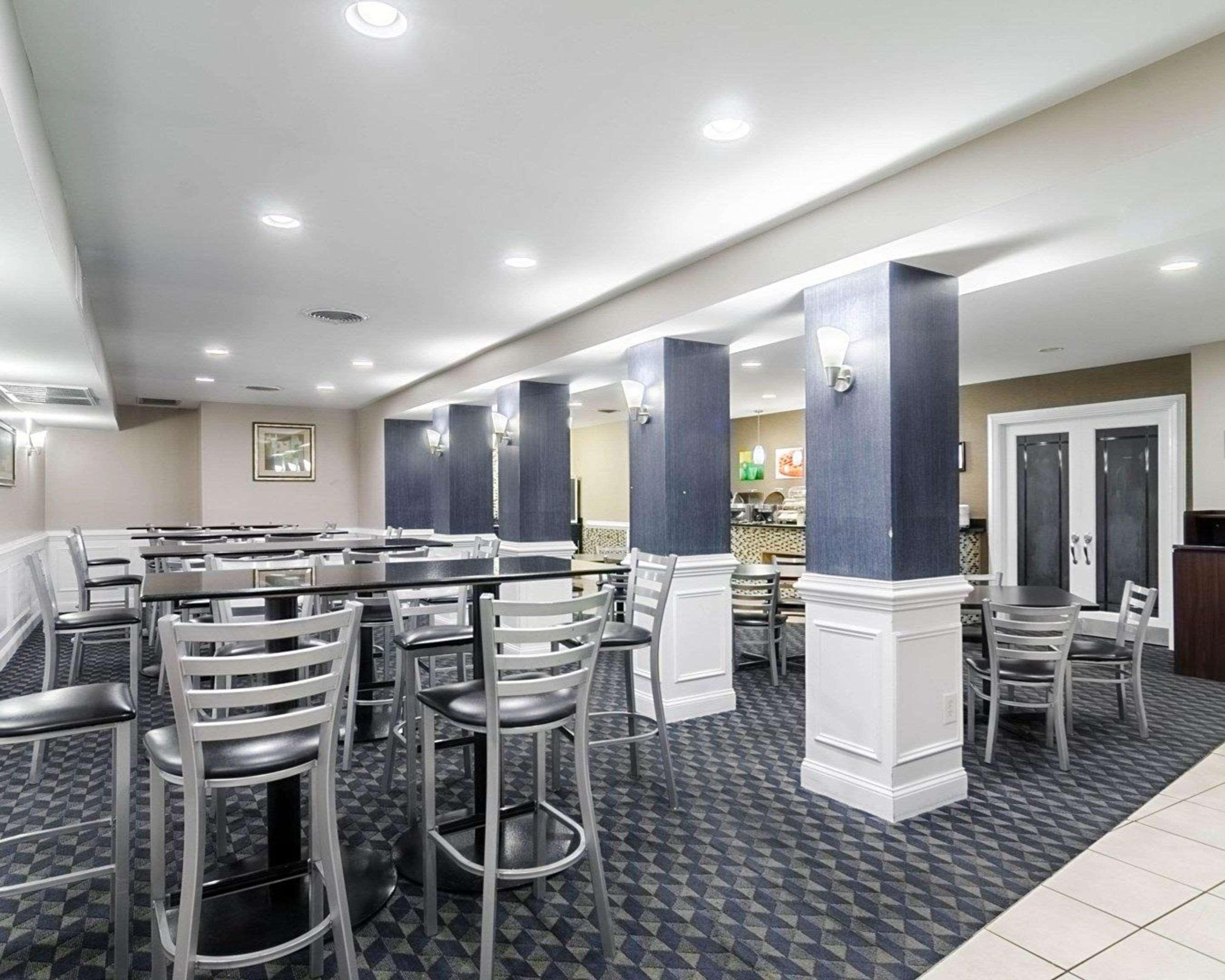 Rodeway Inn & Suites Williamsburg Central Dış mekan fotoğraf