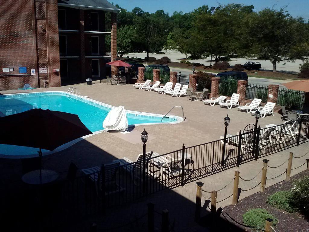 Rodeway Inn & Suites Williamsburg Central Dış mekan fotoğraf
