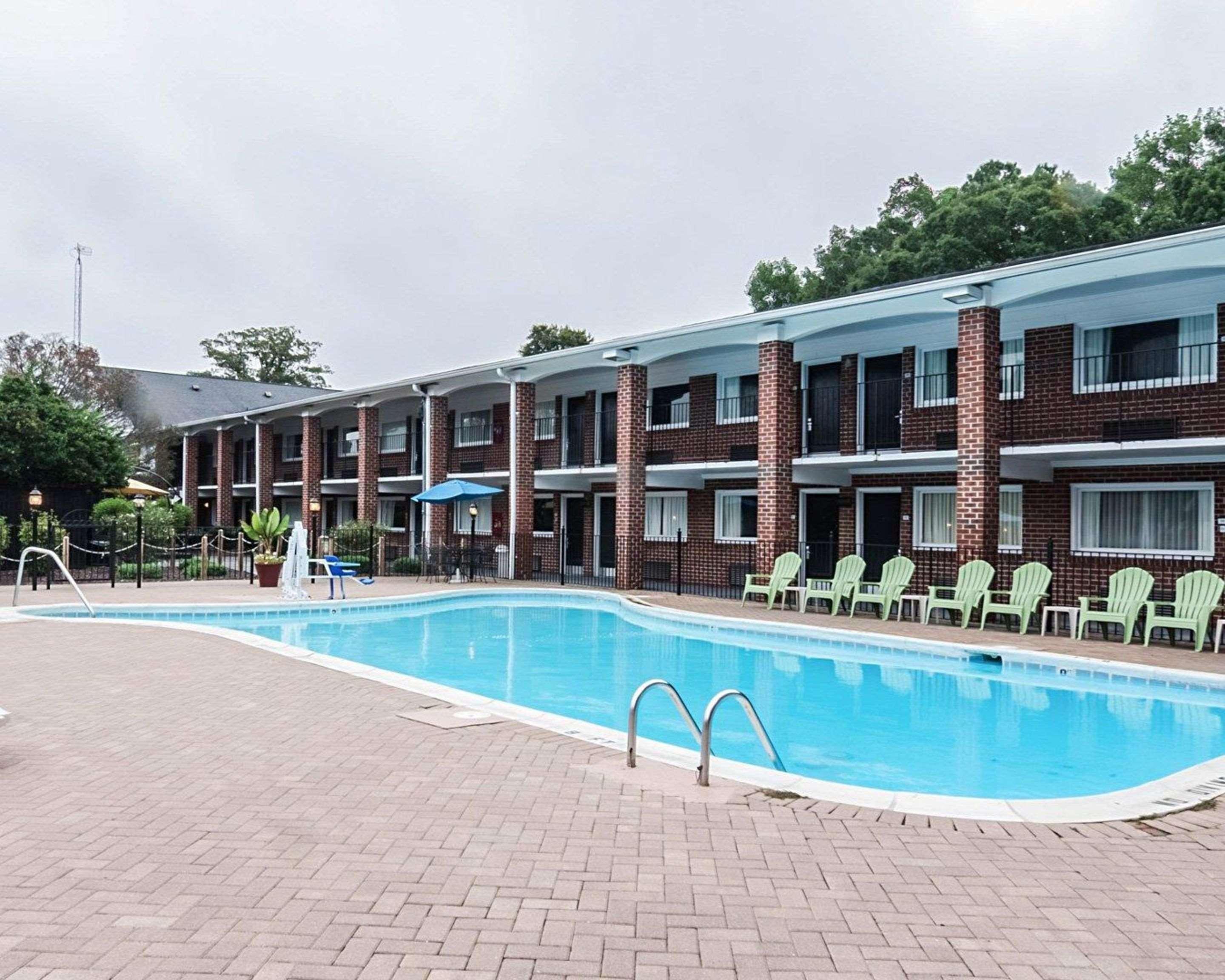 Rodeway Inn & Suites Williamsburg Central Dış mekan fotoğraf